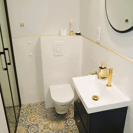 펜션 New, Large For 10 People