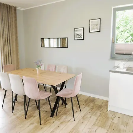 펜션 New, Large For 10 People